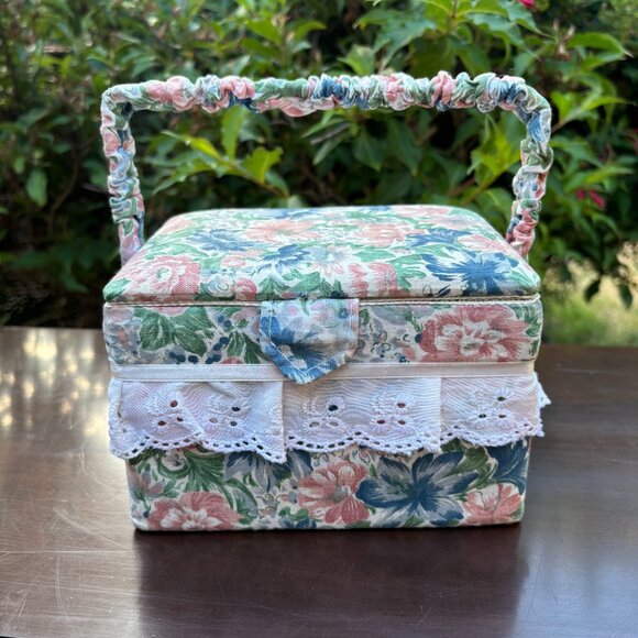 Vintage Singer Sewing Box for Storage or Organizing Crafts or Sewing Supplies - Picture 2 of 16